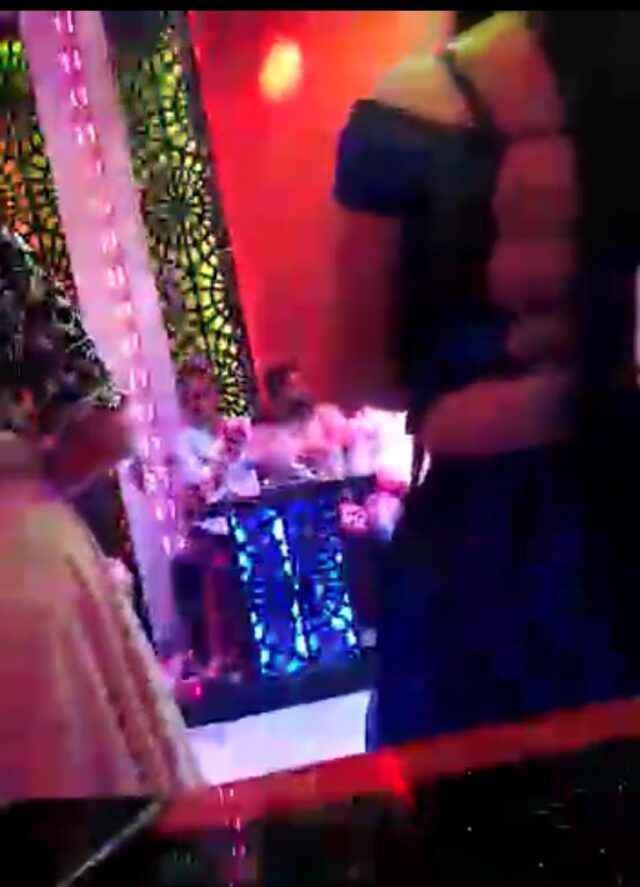 पनवेल तालुका ठाण्यांतील पोलिस करतात काय? लायसन्स च्या नावाखाली बेकायदा धंद्यांविरोधात सक्रिय पणे त्या ठिकाणी कारवाई करणार आहेत का नाही ❓❓❓