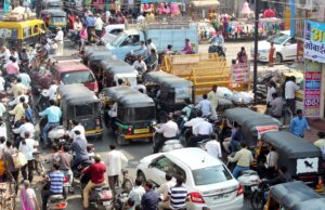 “पुणे: ट्रॅफिक जॅममुळे हिंजवडीचे आयटी हब म्हणून असलेले नाव धोक्यात आले आहे. ट्रॅफिकच्या समस्येमुळे पुण्याच्या हिंजवडीमधून ३७ आयटी कंपन्या बाहेर गेल्या आहेत.”