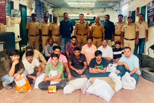 पुणे – लोनावळा : “लोनावळ्यात गुटखा विकणाऱ्या पानटपरी मालकांवर पोलिसांचा छापा.”