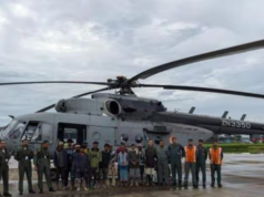 आसाममध्ये पूरग्रस्त ब्रह्मपुत्रा नदीवर अडकलेल्या 13 मच्छिमारांना वाचवले IAF चॉपरने