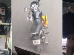 पुण्यात धक्कादायक घटना: दुचाकीने बस अडवून पोलिसाने PMPML बसचालकाला केली मारहाण