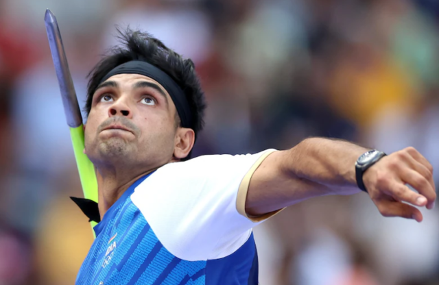 नीरज चोप्राचा थरारक कामगिरीने 89.34 मीटर फेकत भालाफेकच्या अंतिम फेरीत प्रवेश.