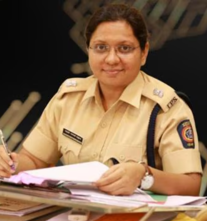 पुणे पोलिसांनी आयपीएस अधिकारी भाग्यश्री नवटके यांच्याविरोधात दाखल केला गुन्हा; 1,200 कोटींच्या भैराचंद हीराचंद रायसोनी घोटाळ्याच्या तपासात आरोप.