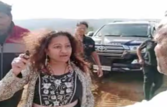 पुणे: पूजा खेडकर यांच्या आई मनोरा खेडकर यांना येरवडा मध्यवर्ती कारागृहातून सुटका