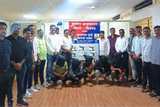 पिंपरी-चिंचवडमध्ये पिस्तूल विकणाऱ्या टोळीचा पर्दाफाश; ७ पिस्तूल, १४ जिवंत काडतुसे जप्त.
