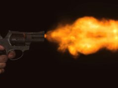 कोंढव्यात गोळीबाराची घटना; बिल्डिंग मटेरियल पुरवठादार गंभीर जखमी, तीन आरोपी अटकेत.