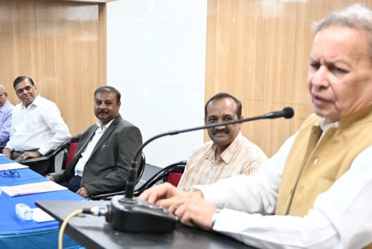 रिझर्व बँक संचालक सतीश मराठे यांचे चिंचवडमधील प्रतिभा इन्स्टिट्यूटमध्ये मार्गदर्शन; भारतीय अर्थव्यवस्था आणि बँकिंग क्षेत्रातील सुधारणांवर भर