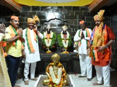 वाघेश्वर महाराजांच्या कृपेने महेश लांडगे यांचा प्रचार जोशात सुरू, ‘भोसरी माझी आई, चारहोळी मावशी’ म्हणत विजयाची नांदी