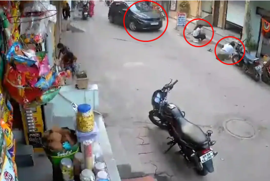 इंदूरमध्ये धक्का ताज्या रांगोळीच्या उत्साहात; १७ वर्षीय तरुणाच्या बेदरकार ड्रायव्हिंगमुळे दोन मुली गंभीर जखमी.