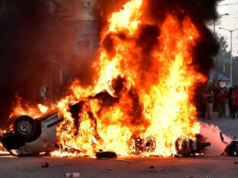 मणिपूर पुन्हा पेटले! ६ जणांचे मृतदेह सापडले, मंत्र्यांच्या घरांवर हल्ले; राज्यात तणाव वाढला.