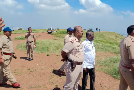 पुण्यातील बोपदेव घाट सामूहिक अत्याचार प्रकरणातील दोघे आरोपी अटकेत; तिसऱ्या आरोपीस शोधण्यासाठी पोलिसांचा कसून तपास.
