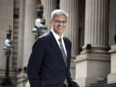 “डोनाल्ड ट्रम्प यांनी जय भट्टाचार्य यांची राष्ट्रीय आरोग्य संस्थेचे (NIH) संचालक म्हणून नियुक्ती”