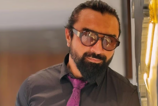 मुंबई: अभिनेता एजाज खानच्या घरातून फुलदाणी आणि कपाटात सापडले अमली पदार्थ; सीमाशुल्क विभागाची मोठी कारवाई.
