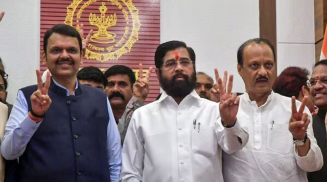 महायुतीत मुख्यमंत्रीपदाचा तिढा कायम; महाराष्ट्र विधानसभेचा कार्यकाळ आज संपतो.