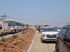 मुंबई-गोवा महामार्गावर मोठी वाहतूक कोंडी: पर्यटकांची गर्दी आणि नियोजनाचा अभाव कारणीभूत