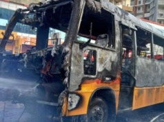 खराडी परिसरात शाळेच्या बसला आग; १५ विद्यार्थ्यांची थोडक्यात सुटका.