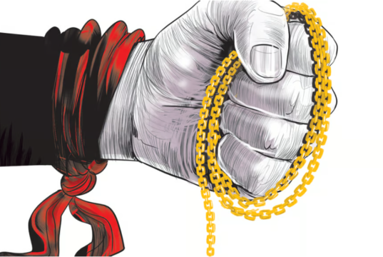 सांगवीत महिलेला हातोड्याने मारहाण करून सोनसाखळी लंपास; अनोळखी आरोपी फरार.