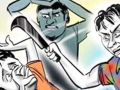 लोहगावमध्ये टोळक्याचा हैदोस; १० वाहनांची तोडफोड, तिघांवर कोयत्याने हल्ला, एकाला अटक.