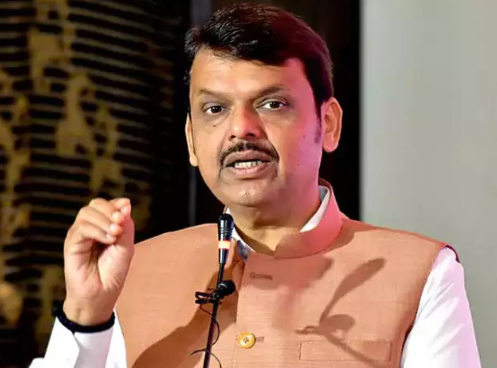 मुख्यमंत्री देवेंद्र फडणवीस यांच्या अध्यक्षतेखाली महत्वपूर्ण बैठक – आगामी १०० दिवसांसाठी माहिती, तंत्रज्ञान, नगर विकास आणि अन्य विभागांसाठी ठोस कार्ययोजना आखली