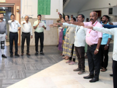 महानगरपालिकेच्या वतीने राष्ट्रीय मतदार दिनानिमित्त अधिकारी-कर्मचा-यांनी घेतली मतदानाची शपथ…