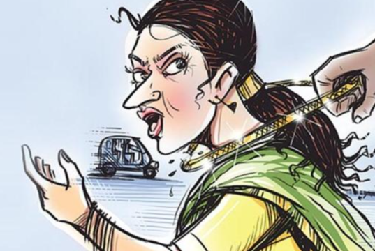 पुणे: भारती विद्यापीठ परिसरात महिलेला जबरी चोरीचा शिकार, सोन्याची चेन हिसकावली