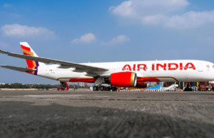 दिल्ली-पुणे विमान प्रवासादरम्यान प्रवाशाच्या बॅगेतून ₹१.८० लाखांची चोरी; विमानतळ सुरक्षेवर प्रश्नचिन्ह.