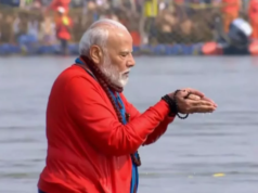 पावन संगममध्ये पंतप्रधान मोदीं – मुख्यमंत्री योगींसह संतांच्या साक्षीने गंगापूजन!