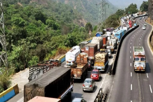 मुंबई-पुणे द्रुतगती मार्गावर पनवेल एक्झिट सहा महिन्यांसाठी बंद! वाहतुकीसाठी पर्यायी मार्ग जाहीर