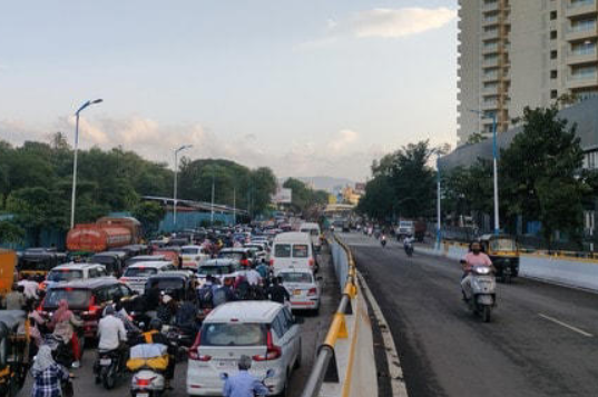 सिंहगड रस्त्यावर वाहतूक कोंडीला मोठा दिलासा! दोन उड्डाणपूल मार्च व मे अखेरीस वाहतुकीसाठी खुले होणार