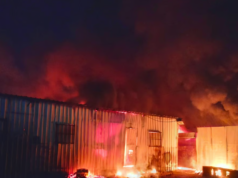 पुणे: मांजरीतील लाउडस्पीकर फॅक्टरीला भीषण आग – लाखोंचा माल जळून खाक!