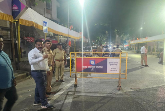 पुणे पोलिसांची प्रभावी नाकाबंदी : वाहतूक नियमभंग करणाऱ्यांवर कडक कारवाई!