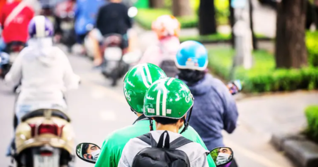 मुंबईच्या रस्त्यांवर लवकरच धावणार बाईक टॅक्सी! प्रवाशांसाठी मोठा दिलासा