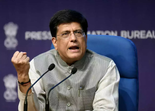 बोरीवलीतील ९१ झोपडपट्टीधारकांना नव्या घरांच्या चाव्या वाटप; केंद्रीय मंत्री पीयूष गोयल यांच्या हस्ते समारंभ!