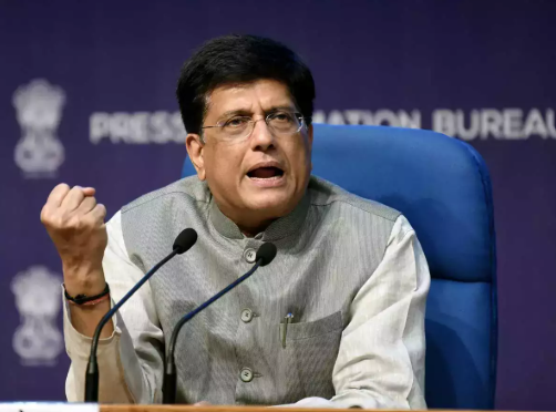 बोरीवलीतील ९१ झोपडपट्टीधारकांना नव्या घरांच्या चाव्या वाटप; केंद्रीय मंत्री पीयूष गोयल यांच्या हस्ते समारंभ!