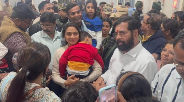 डोंबिवलीच्या वीर पुत्रांना अश्रूपूरित श्रद्धांजली; सहस्रोंच्या उपस्थितीत अंत्यसंस्कार, मुख्यमंत्री देवेंद्र फडणवीस उपस्थित