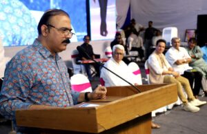 प्रबोधन पर्वानिमित्त आयोजित परिसंवादात विचारवंत, साहित्यिक आणि कलाकारांच्या तोंडून महामानवांच्या कार्याची प्रेरणादायी मांडणी