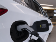 महाराष्ट्र सरकारने ६% EV विक्री कर प्रस्ताव मागे घेतला – इलेक्ट्रिक वाहन उद्योगाला मोठा दिलासा!