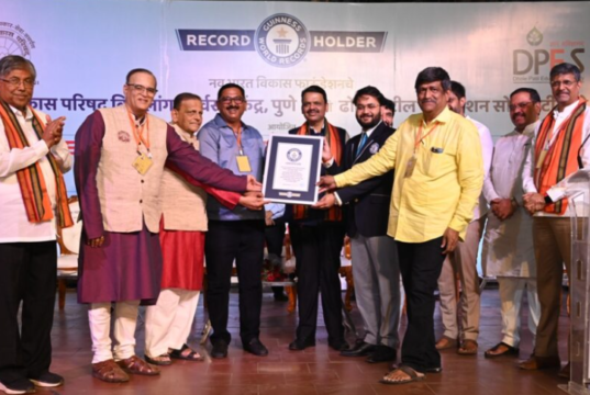 पुण्यात विक्रमांची नोंद! ८ तासांत ८९२ दिव्यांगांना कृत्रिम अवयव बसवले – गिनीज वर्ल्ड रेकॉर्डची नोंद, मुख्यमंत्री देवेंद्र फडणवीस यांच्या उपस्थितीत गौरव
