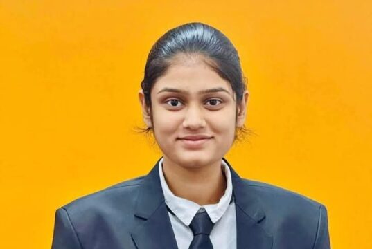 एनडीए प्रवेश परीक्षेत पुण्याची ऋतुजा वऱ्हाडे देशात पहिली; ध्येय, जिद्द आणि कर्तृत्वाचा अनोखा संगम