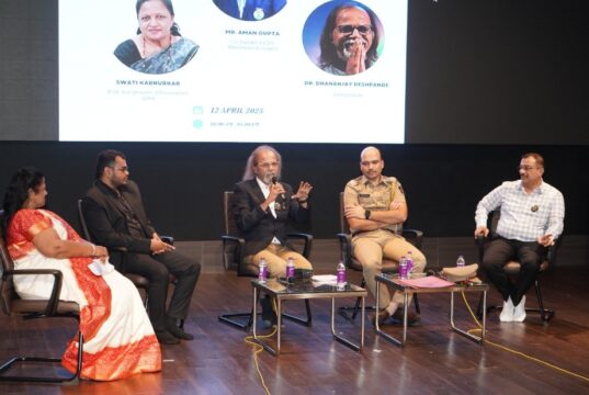 “चार दंडके ठोका… नालायक आहे तो!” – डॉ. धनंजय देशपांडे यांचा ‘डिजिटल अरेस्ट’ फ्रॉडवर मार्मिक सल्ला; पोलिस अधिकारीही खळखळून हसले!
