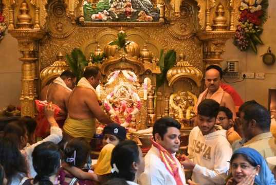 ‘ऑपरेशन सिंदूर’च्या यशस्वीतेसाठी सिद्धिविनायक मंदिरात विशेष पूजन; देशरक्षणासाठी देवाला कृतज्ञतेची अर्पणवाणी