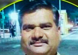 पुणे-मुंबई महामार्गावर शासकीय पोलिस अडथळ्यावर धडक देऊन हेड कॉन्स्टेबलला चिरडले; ट्रक चालक व सहाय्यक अटकेत.